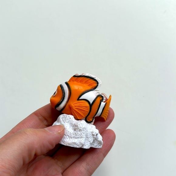 Disney Finding Nemo Orange Clownfish Figurine Action Figure - Picture 2 of 4
